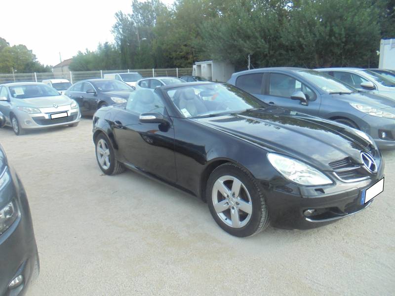 CPM AUTO vente de véhicules d'occasion à prix bas MERCEDES Class SLK 200 Kompessor /Boite Auto   - Garantie  12 mois à TARASCON BEAUCAIRE