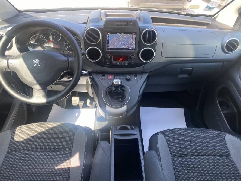 CPM Auto professionnel de la vente de voiture en occasion pas cher vous propose : Voiture d’occasion PEUGEOT PARTNER II Ph 2 1.6 Blue-HDI 120 Outdoor * Garantie 12 mois * LES ANGLES